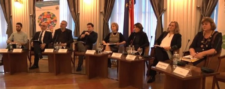 Obrazovanje je ključno - u teoriji