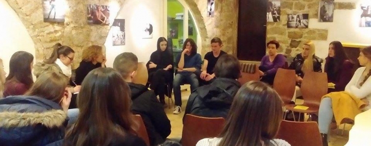 Književna kritika u Zoni