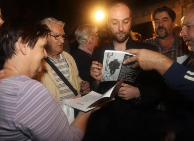 Gužva u Smojinom teatru